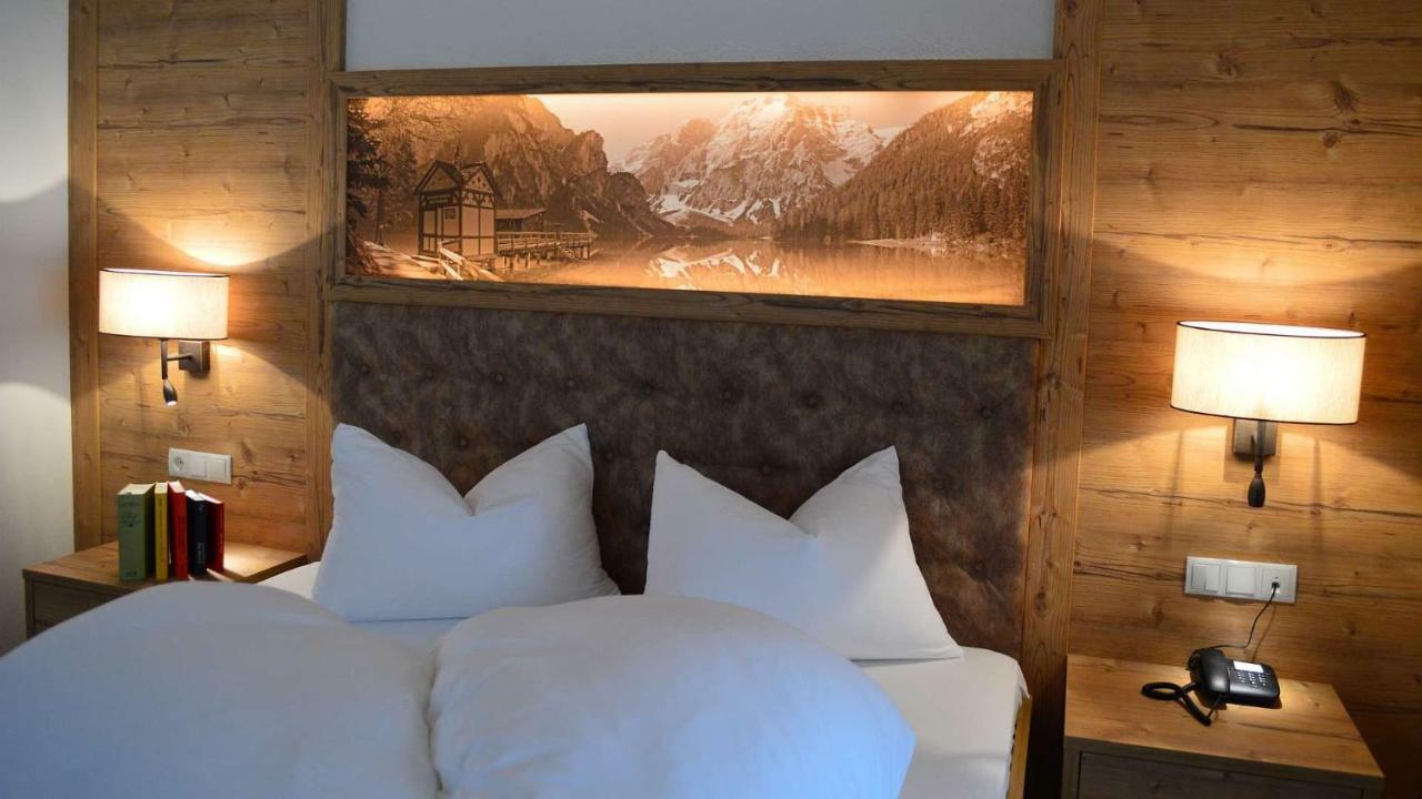 Hotel Trenker Braies  Ngoại thất bức ảnh
