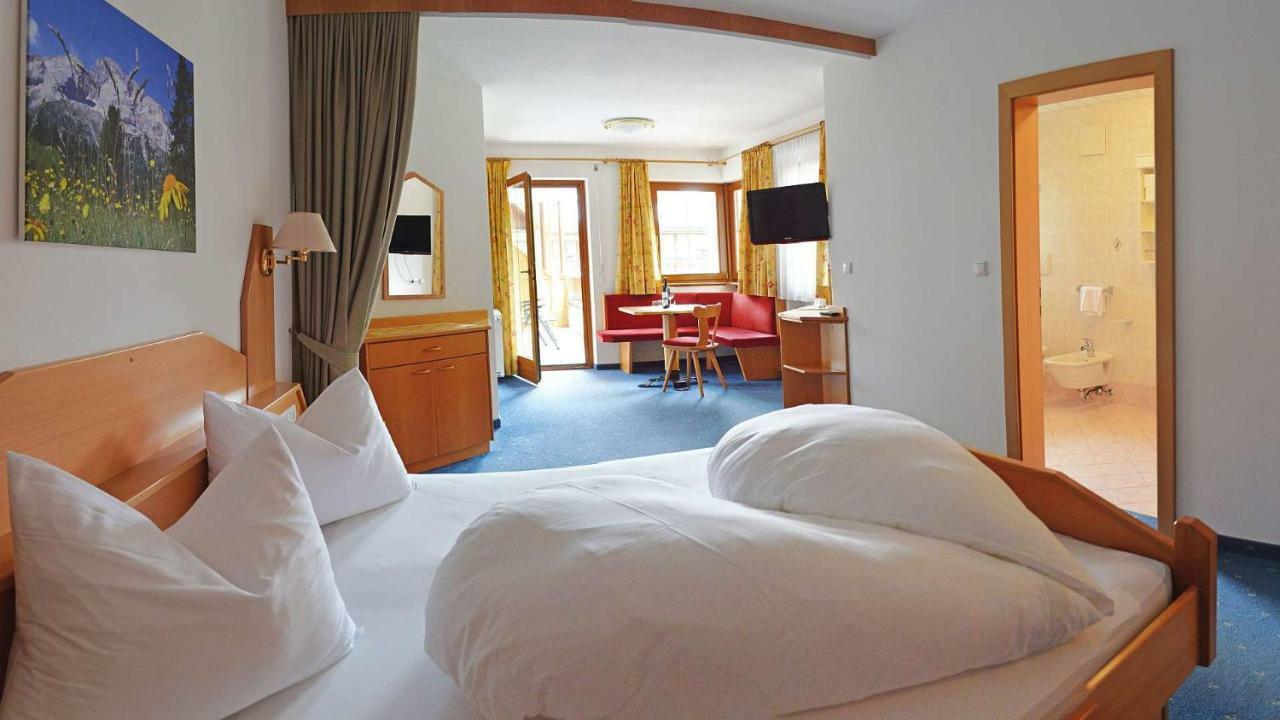 Hotel Trenker Braies  Ngoại thất bức ảnh