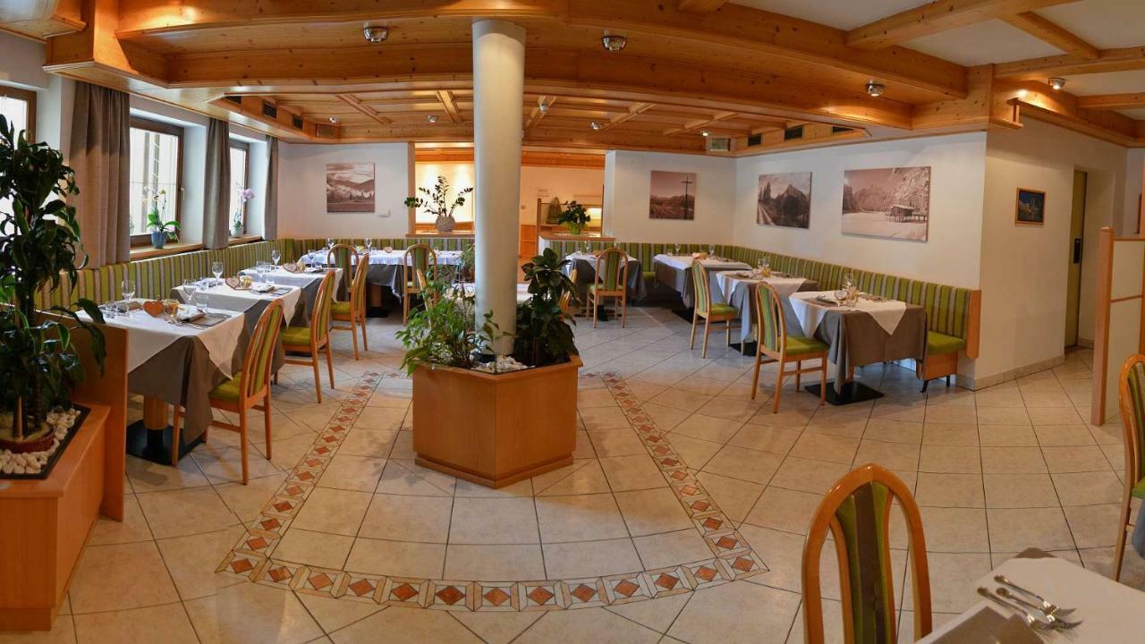 Hotel Trenker Braies  Ngoại thất bức ảnh