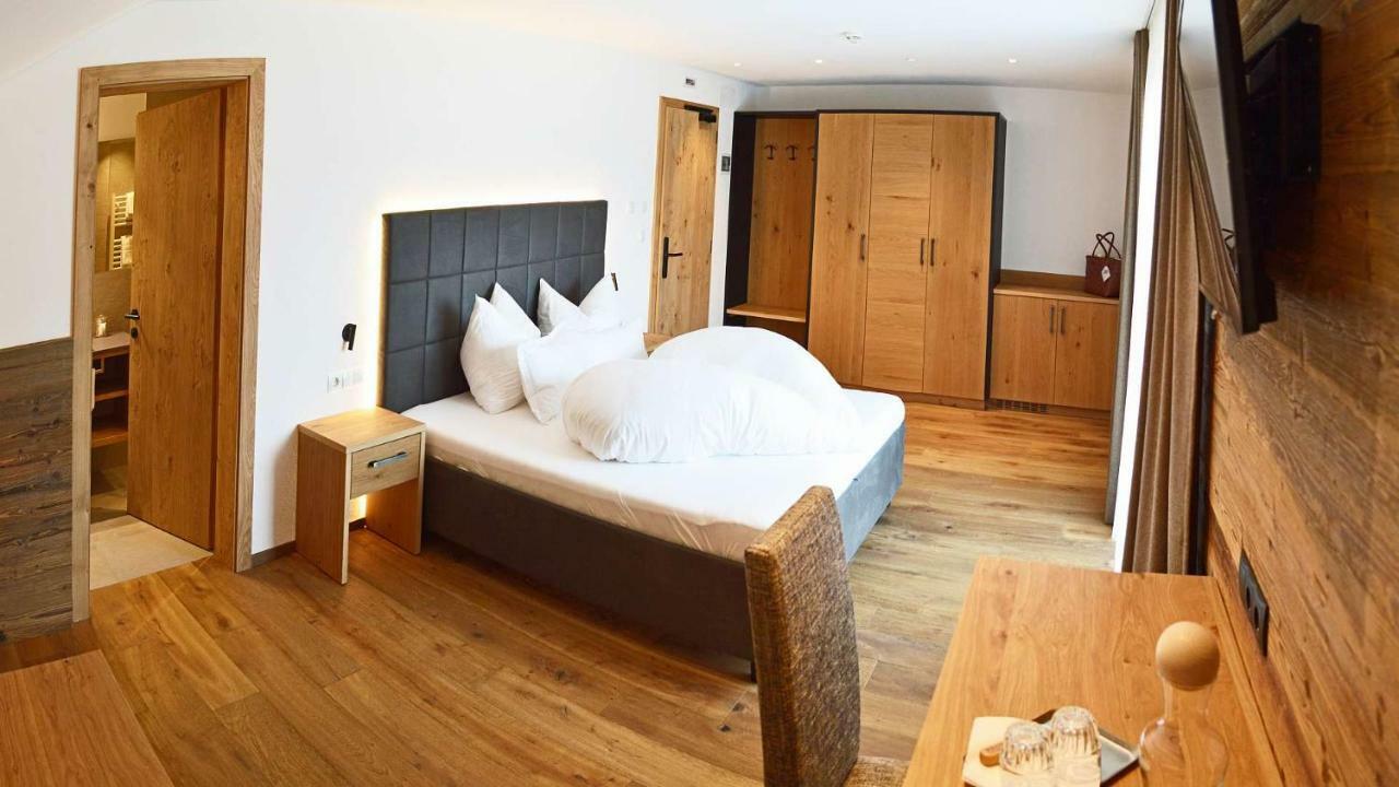 Hotel Trenker Braies  Ngoại thất bức ảnh